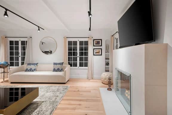 Chic 4-Bedroom Vacation Rental in Studio City – Toluca Lake